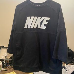 Nice Nike medium sleeve sweater
